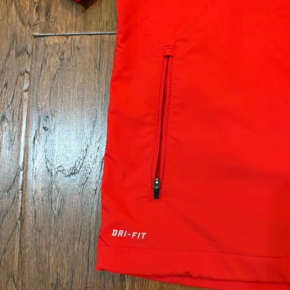 Men's Nike Dri-Fit 1/4 Zip Red‎ & Grey Zipper Pocket Adjustable Hem Pullover Sm